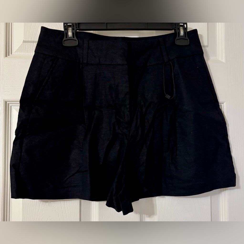 #311 Express Editor Shortie Super High Rise Pleated Black Women's Shorts
